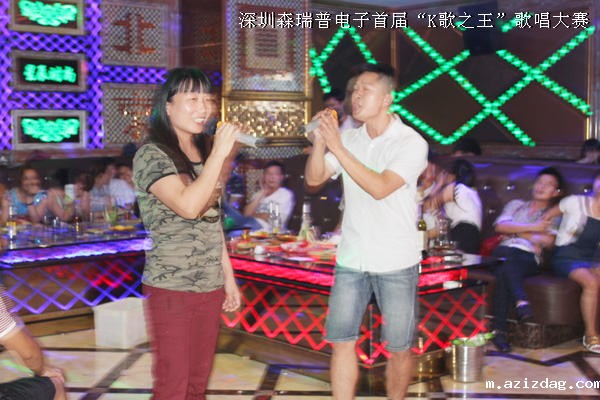 滑环检测部男女同事深情合唱“被风吹过的夏天